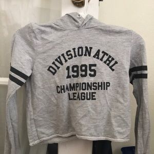 Crop top size-8-10 FOR KIDS,NEVER USED IT